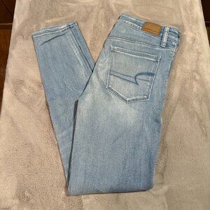 American Eagle Women's Light-wash Skinny Jeans